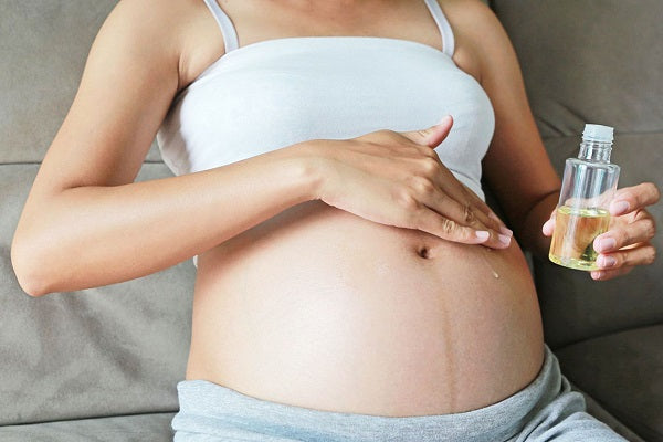 Essential Oils For Stretch Marks - Reduce Pregnancy Scars